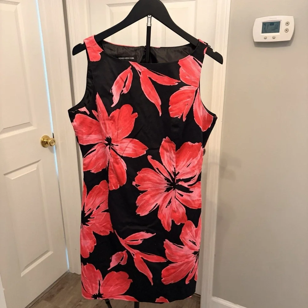 Jones New York Floral Print Sheath Dress Woman's‎ Size 12 Wedding Guest Business